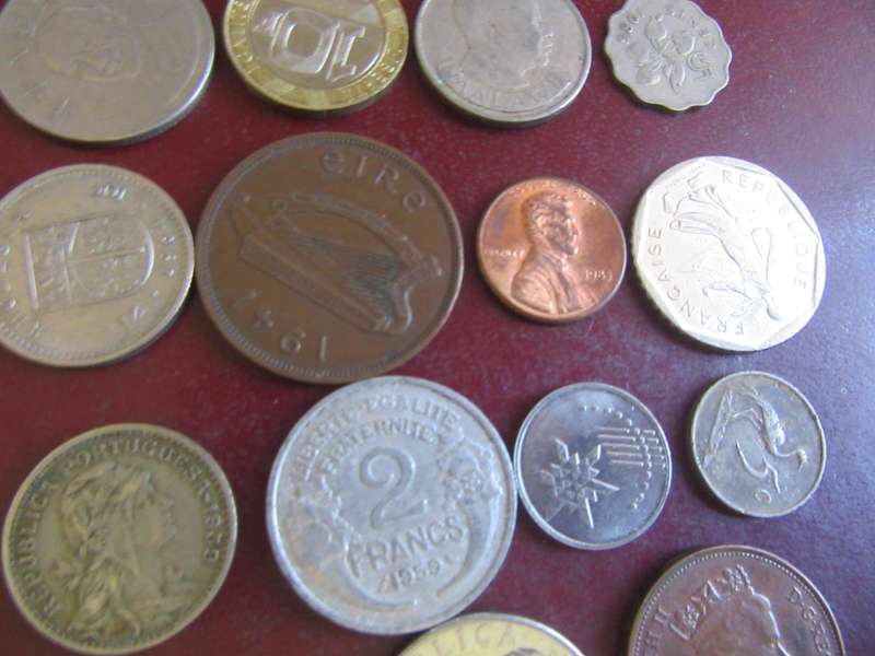 GOOD START FOR THE BEGINNER - 25 INTERNATIONAL COINS - AS PER SCAN - CO42