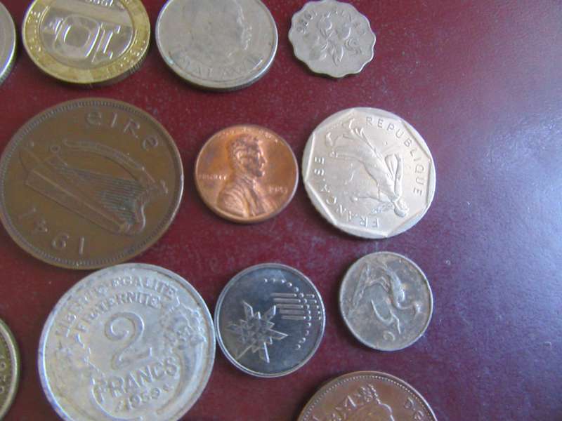 GOOD START FOR THE BEGINNER - 25 INTERNATIONAL COINS - AS PER SCAN - CO42