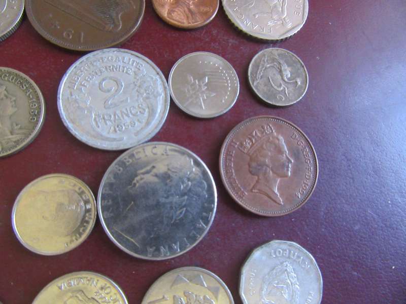 GOOD START FOR THE BEGINNER - 25 INTERNATIONAL COINS - AS PER SCAN - CO42