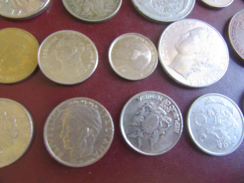 GOOD START FOR THE BEGINNER - 25 INTERNATIONAL COINS - AS PER SCAN - CO42