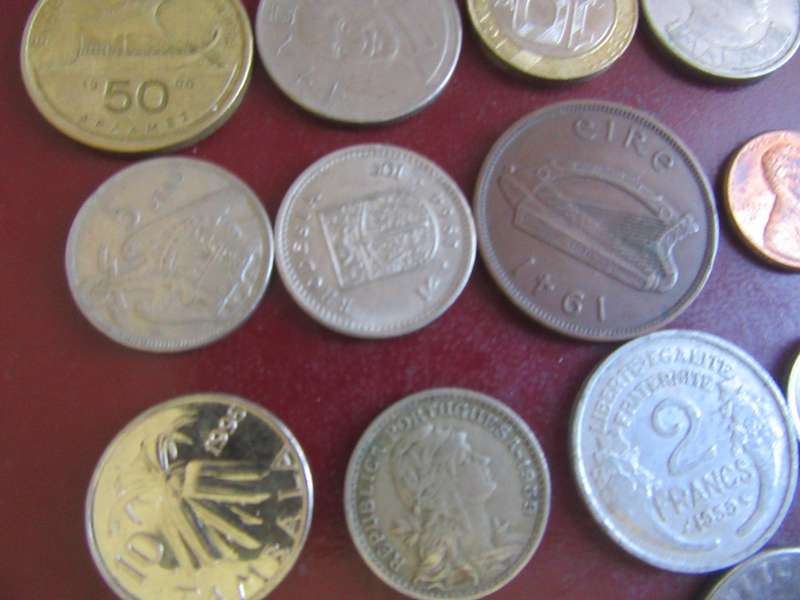 GOOD START FOR THE BEGINNER - 25 INTERNATIONAL COINS - AS PER SCAN - CO42