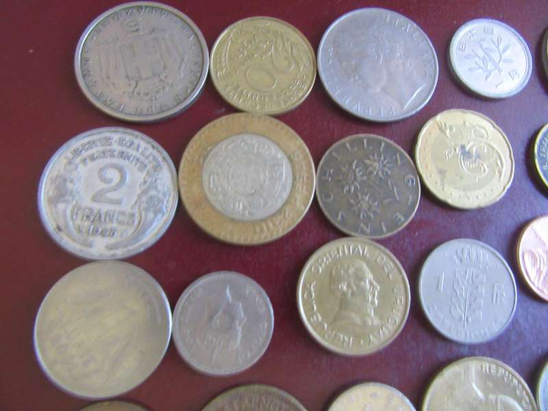 GOOD START FOR THE BEGINNER - 25 INTERNATIONALCOINS - AS PER SCAN - CO46