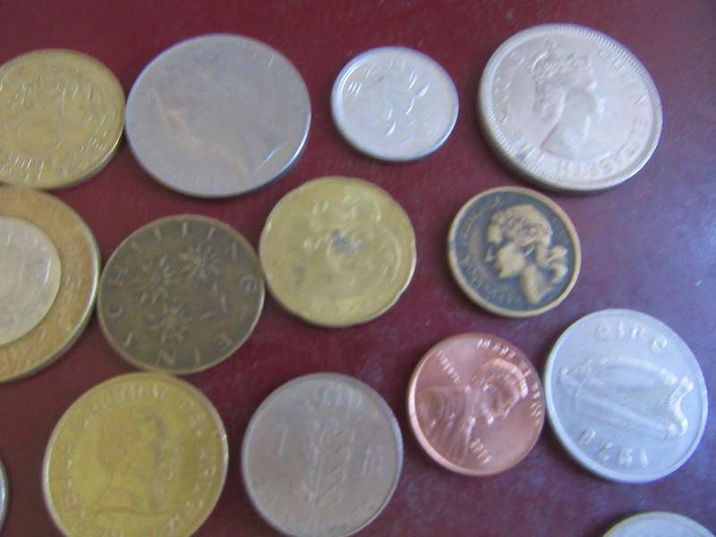 GOOD START FOR THE BEGINNER - 25 INTERNATIONALCOINS - AS PER SCAN - CO46