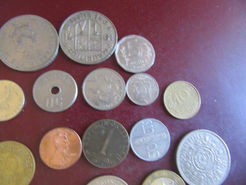 GOOD START FOR THE BEGINNER - 25 INTERNATIONAL COINS - AS PER SCAN - CO2