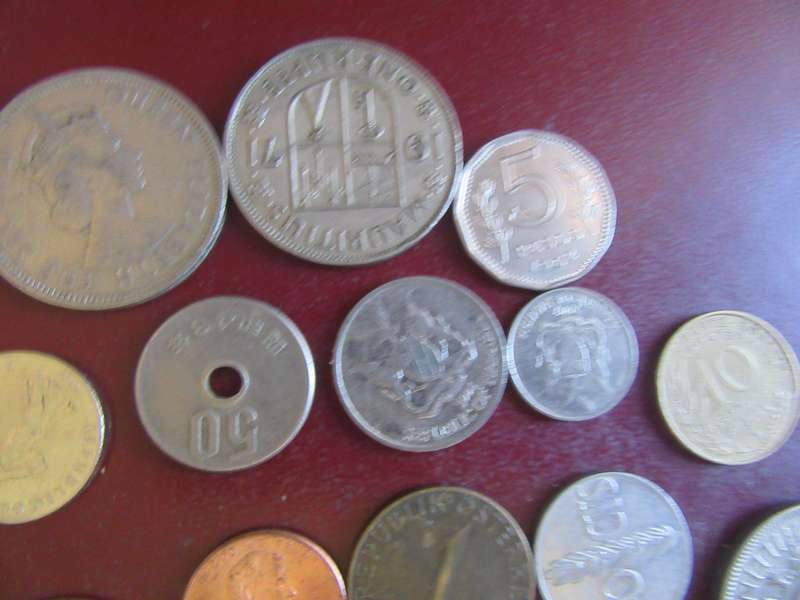 GOOD START FOR THE BEGINNER - 25 INTERNATIONAL COINS - AS PER SCAN - CO2