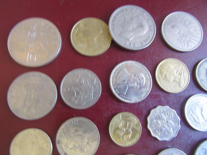 GOODSTARTFOR THE BEGINNER - 25INTERNATIONAL COINS - AS PER SCAN - CO41