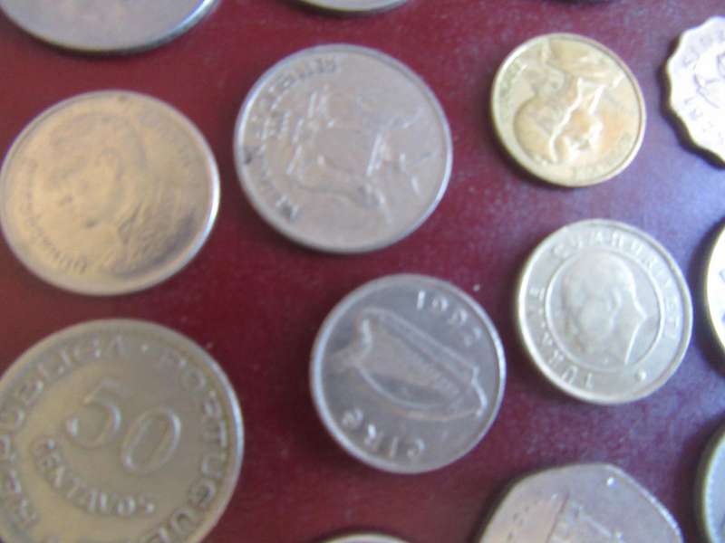 GOODSTARTFOR THE BEGINNER - 25INTERNATIONAL COINS - AS PER SCAN - CO41
