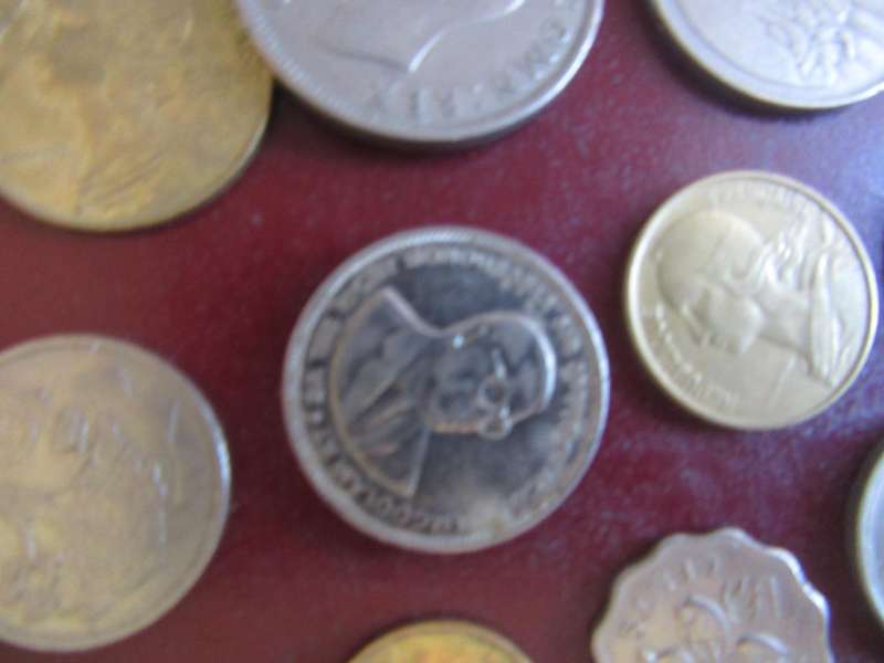 GOODSTARTFOR THE BEGINNER - 25INTERNATIONAL COINS - AS PER SCAN - CO41