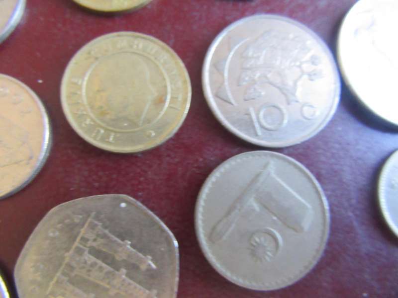 GOODSTARTFOR THE BEGINNER - 25INTERNATIONAL COINS - AS PER SCAN - CO41