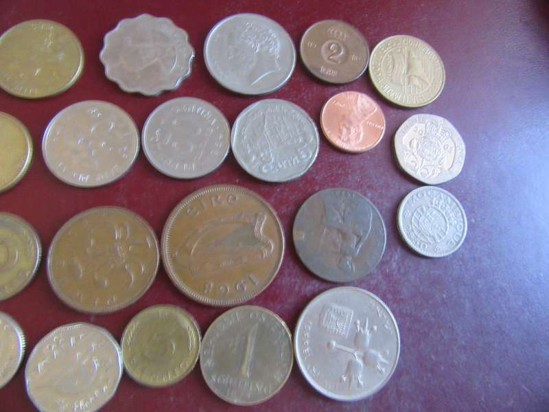 GOOD START FOR THE BEGINNER - 25 INTERNATIONAL COINS - AS PER SCAN - R3