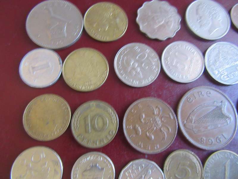GOOD START FOR THE BEGINNER - 25 INTERNATIONAL COINS - AS PER SCAN - R3