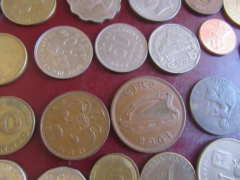 GOOD START FOR THE BEGINNER - 25 INTERNATIONAL COINS - AS PER SCAN - R3