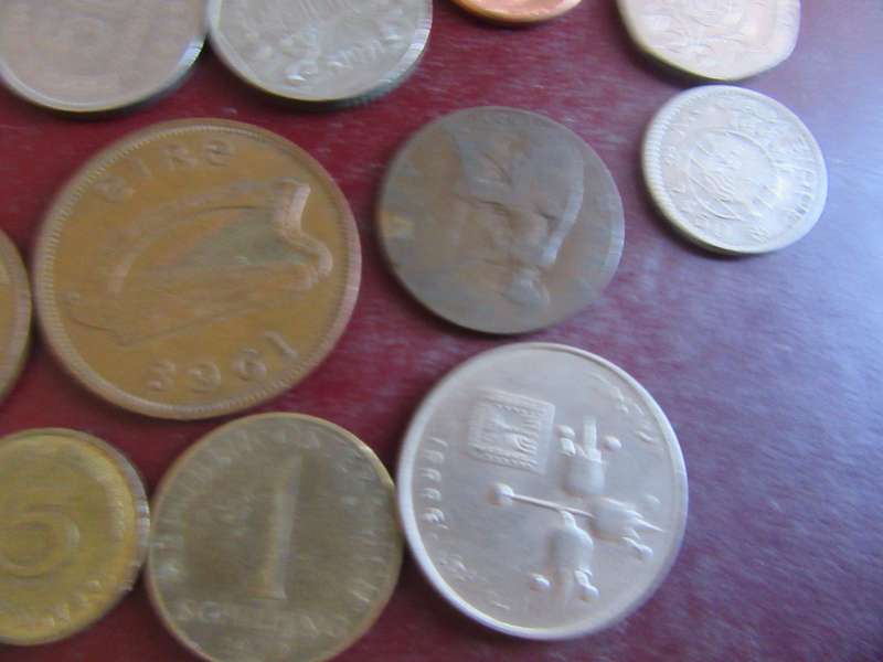 GOOD START FOR THE BEGINNER - 25 INTERNATIONAL COINS - AS PER SCAN - R3