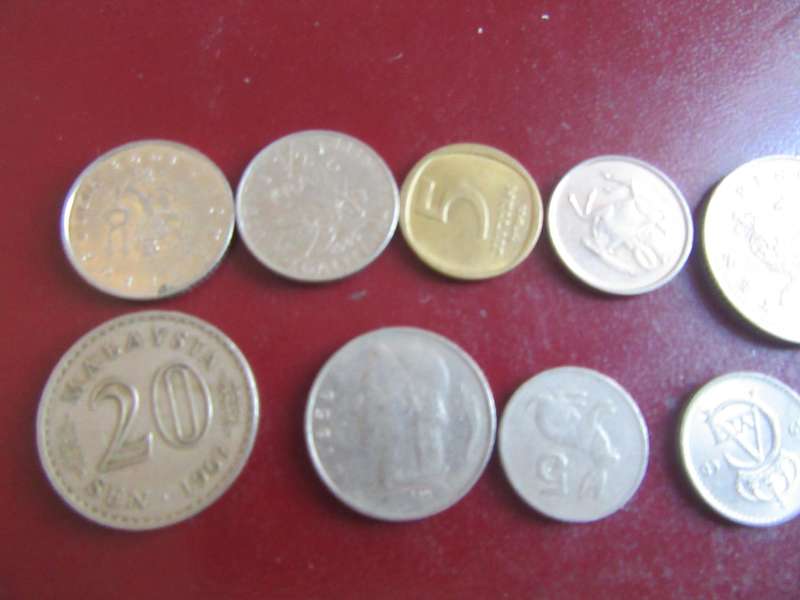 GOOD START FOR THE BEGINNER - 10 INTERNATIONAL COINS - AS PER SCAN - CO30
