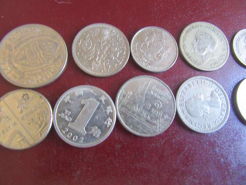 GOOD START FOR THE BEGINNER -10 INTERNATIONAL COINS - AS PER SCAN - CO32
