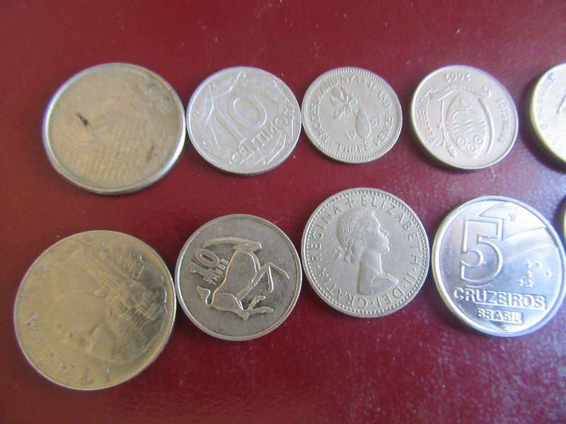 GOOD START FOR THE BEGINNER - 10 INTERNATIONAL COINS - AS PER SCAN - CO31