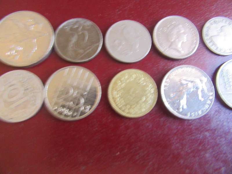 GOOD START FOR THE BEGINNER - 10 INTERNATIONAL COINS - AS PER SCAN -CO33