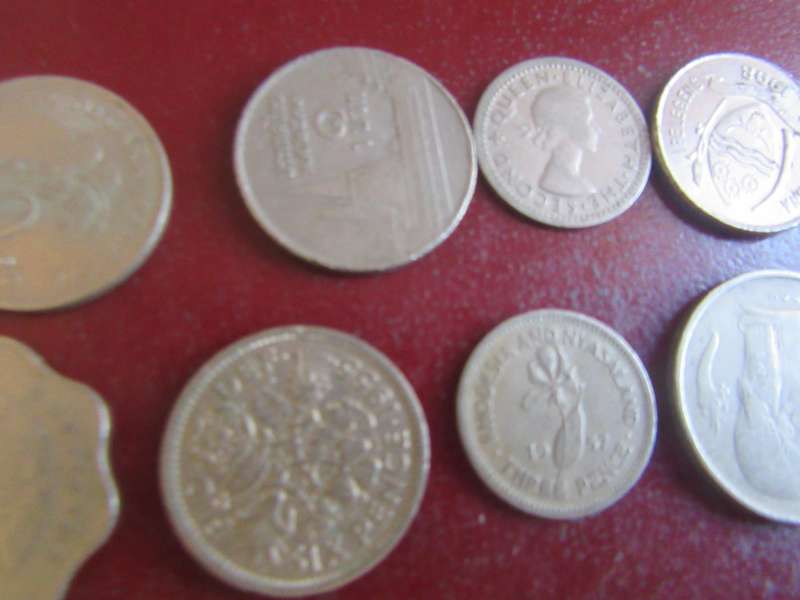 GOOD START FOR THE BEGINNER - 10 INTERNATIONAL COINS - AS PER SCAN - CO35