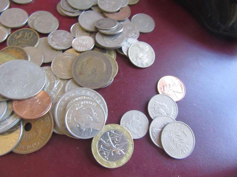 GOODSTART FOR THE BEGINNER - 100 INTERNATIONAL COINS - AS PER SCAN -LOT 1 - BID PER ITEM