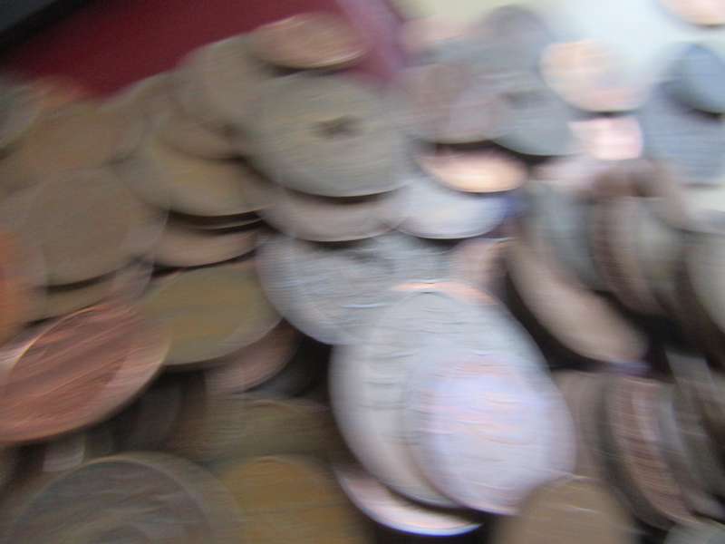 550 INTERNATIONAL COPPER COINS AS PER SCAN