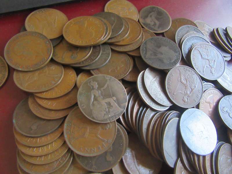 BARGAIN - 125OLD UK PENNIES/ VARIOUS YEARS - BID PER ITEM