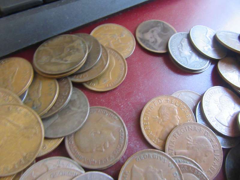 BARGAIN - 125OLD UK PENNIES/ VARIOUS YEARS - BID PER ITEM
