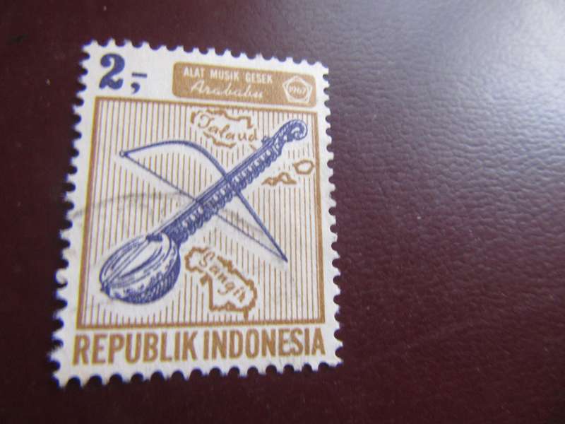 INDONESIA - MUSICAL INSTRUMENT - P9