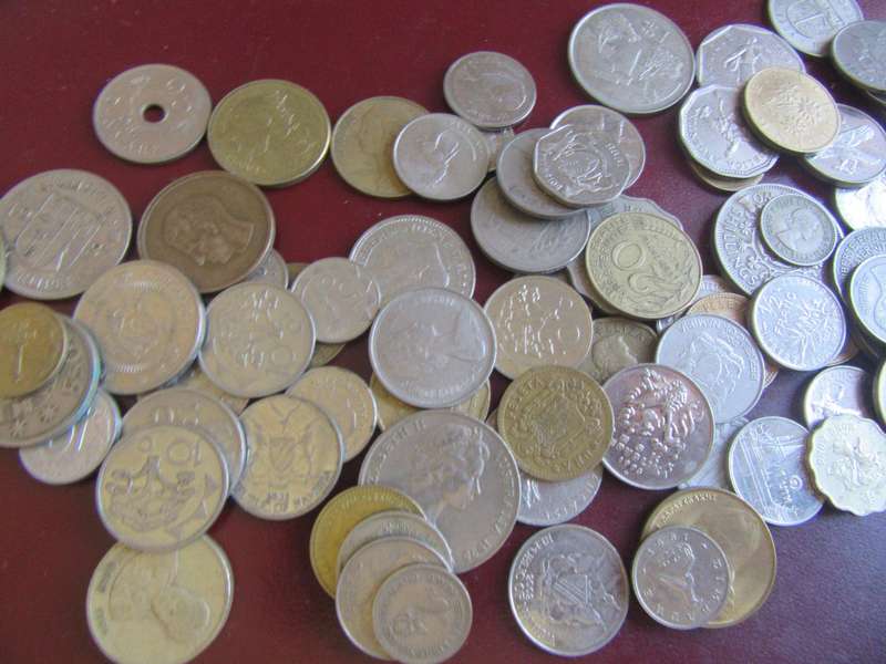 250 international coins - LOT6