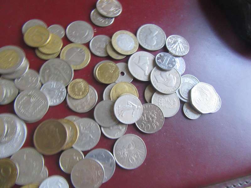 GOOD START FOR THE BEGINNER - 300INTERNATIONAL COINS AS PER SCAN - BID PER ITEM - LOT 4