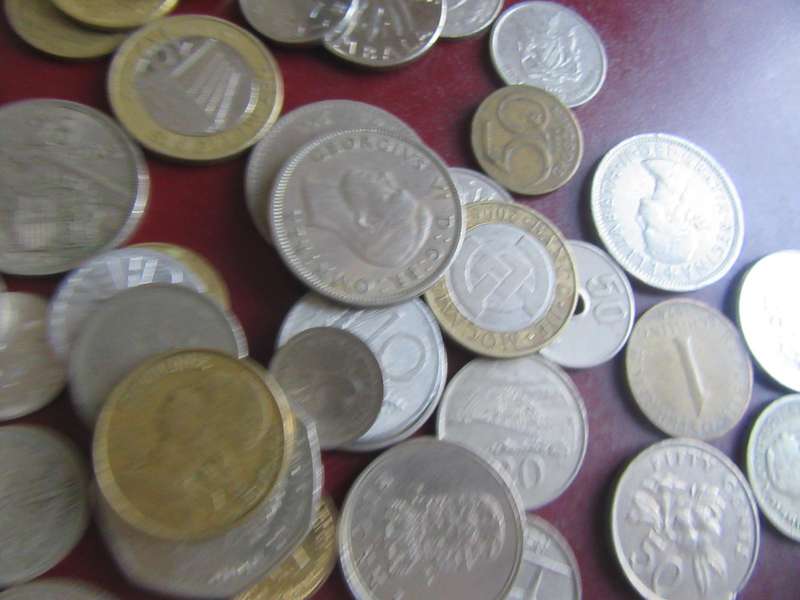 GOOD START FOR THE BEGINNER - 300INTERNATIONAL COINS AS PER SCAN - BID PER ITEM - LOT 4
