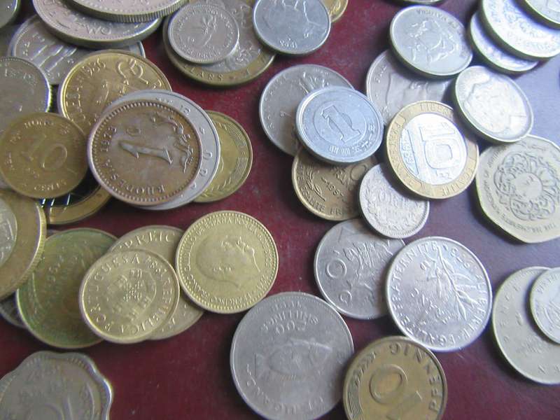GOOD START FOR THE BEBEGINNER3500ASSORTED INTERNATIONAL COINS - AS PER SCAN - BID PER ITEM - LOT5