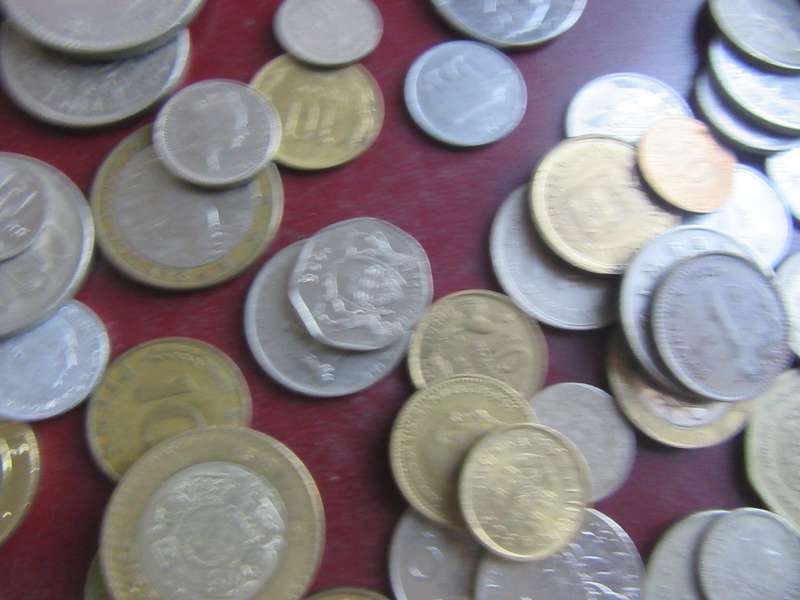 GOOD START FOR THE BEBEGINNER3500ASSORTED INTERNATIONAL COINS - AS PER SCAN - BID PER ITEM - LOT5
