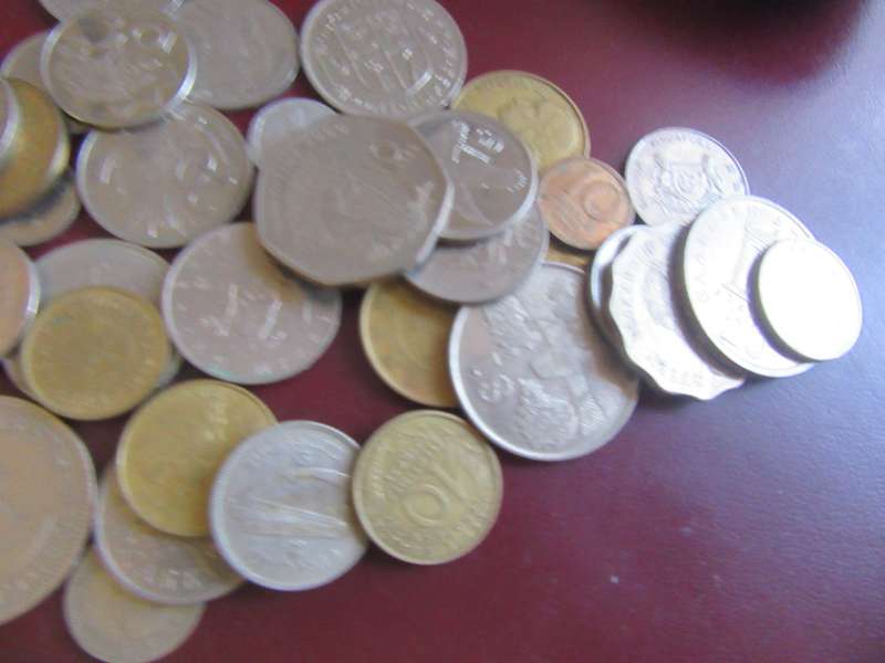 GOOD START FOR THE BEGINNER - 50 INTERNATIONAL COINS - AS PER SCAN - CO15