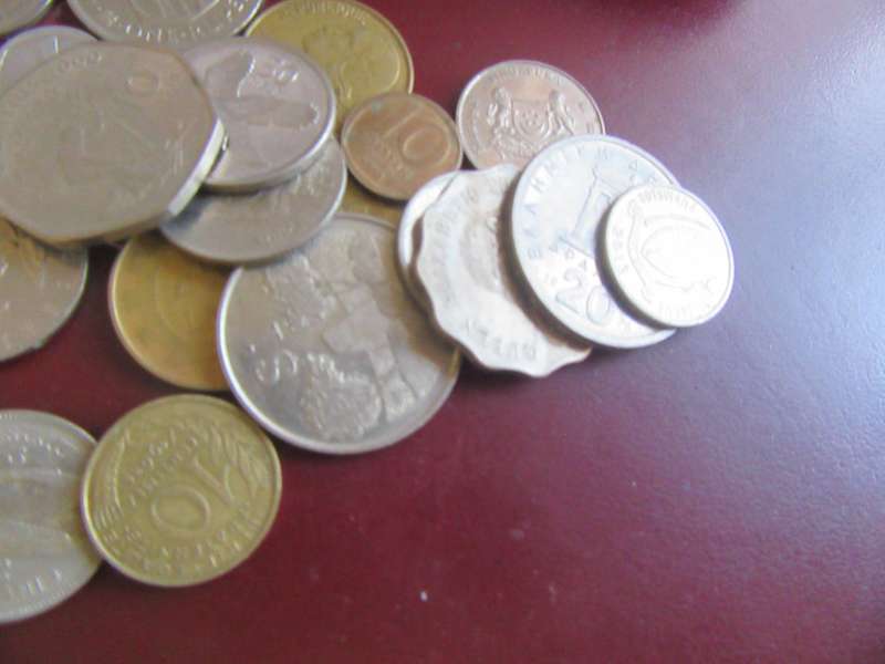 GOOD START FOR THE BEGINNER - 50 INTERNATIONAL COINS - AS PER SCAN - CO15
