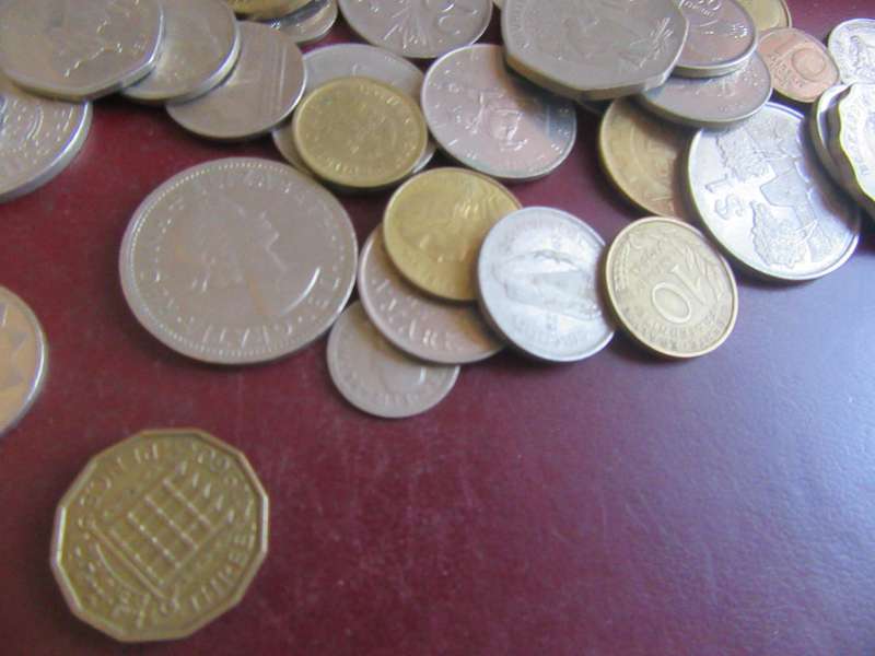 GOOD START FOR THE BEGINNER - 50 INTERNATIONAL COINS - AS PER SCAN - CO15