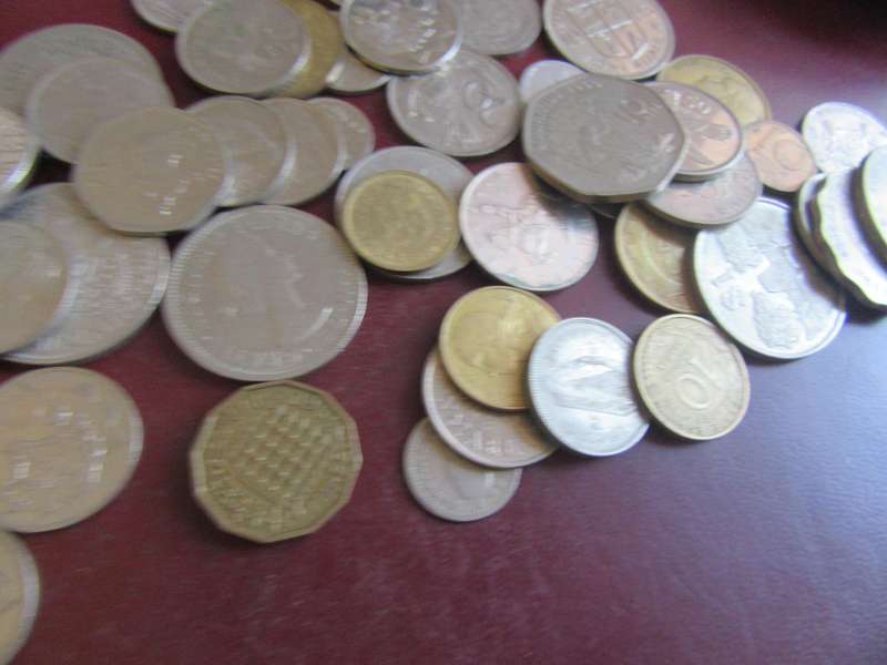 GOOD START FOR THE BEGINNER - 50 INTERNATIONAL COINS - AS PER SCAN - CO15