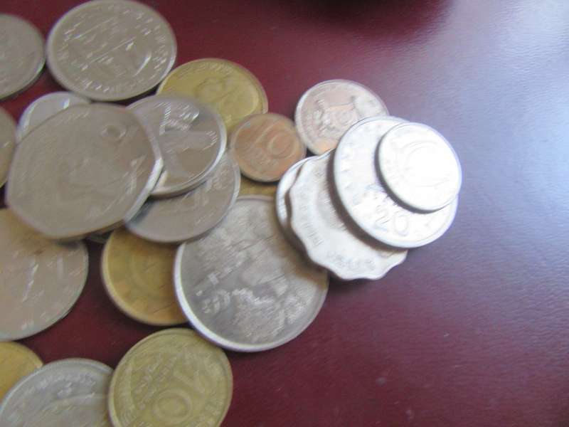 GOOD START FOR THE BEGINNER - 50 INTERNATIONAL COINS - AS PER SCAN - CO15