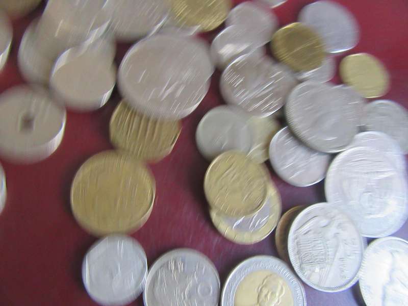 GOOD START FOR THE BEGINNER - 50INTERNATIONAL COINS - AS PER SCAN - CO41
