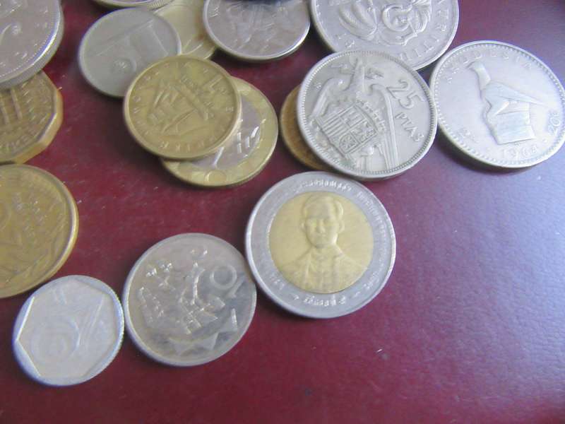 GOOD START FOR THE BEGINNER - 50INTERNATIONAL COINS - AS PER SCAN - CO41