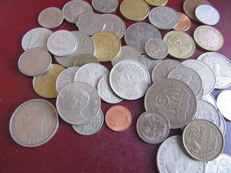 GOOD START FOR THE BEGINNER - 50 INTERNATIONAL COINS - AS PER SCAN  - CO43