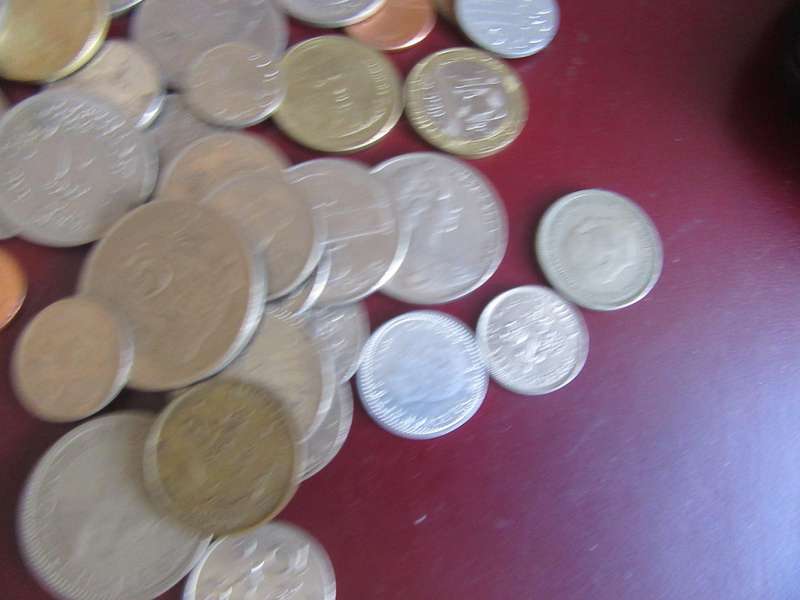 GOOD START FOR THE BEGINNER - 50 INTERNATIONAL COINS - AS PER SCAN  - CO43