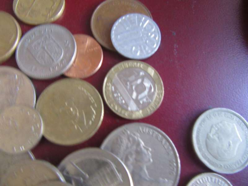 GOOD START FOR THE BEGINNER - 50 INTERNATIONAL COINS - AS PER SCAN  - CO43