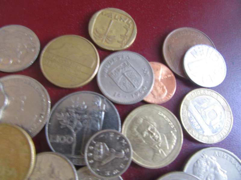 GOOD START FOR THE BEGINNER - 50 INTERNATIONAL COINS - AS PER SCAN  - CO43