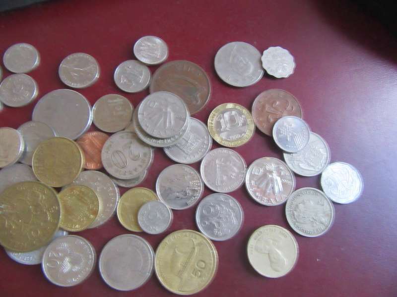 GOOD START FOR THE BEGINNER - 50 INTERNATIONAL COINS - AS PER SCAN - CO42
