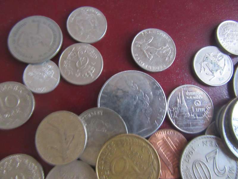GOOD START FOR THE BEGINNER - 50 INTERNATIONAL COINS - AS PER SCAN - CO42