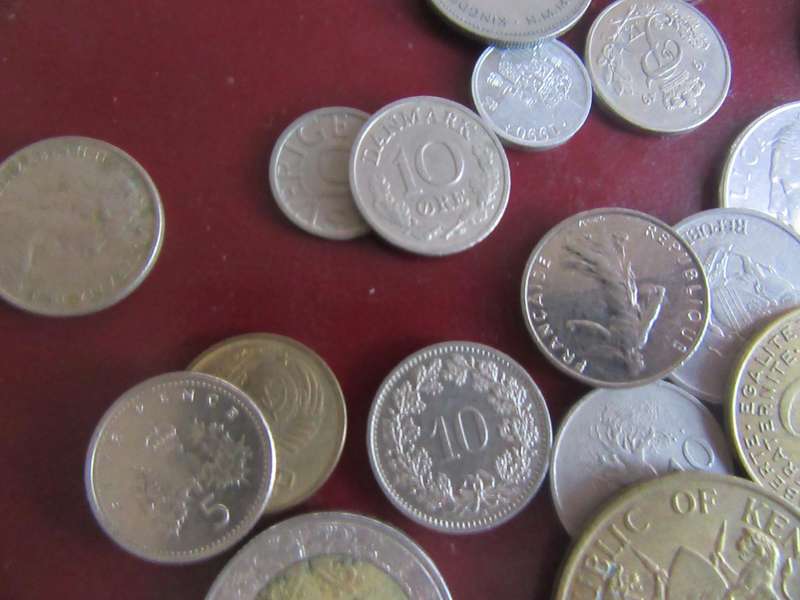 GOOD START FOR THE BEGINNER - 50 INTERNATIONAL COINS - AS PER SCAN - CO42