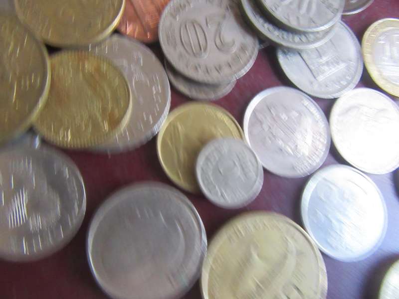 GOOD START FOR THE BEGINNER - 50 INTERNATIONAL COINS - AS PER SCAN - CO42