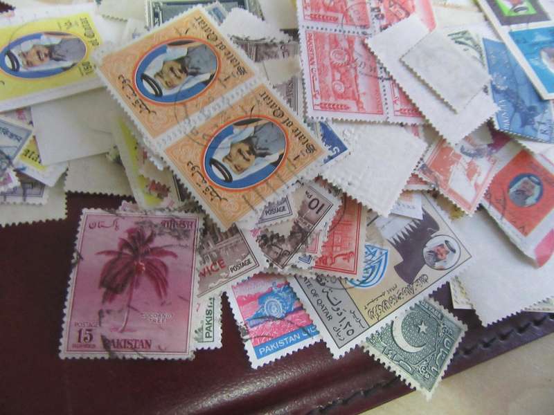 MIXED ENVELOPE- DAKAR, PALESTINE, PAKISTAN STAMPS - AS PER SCAN