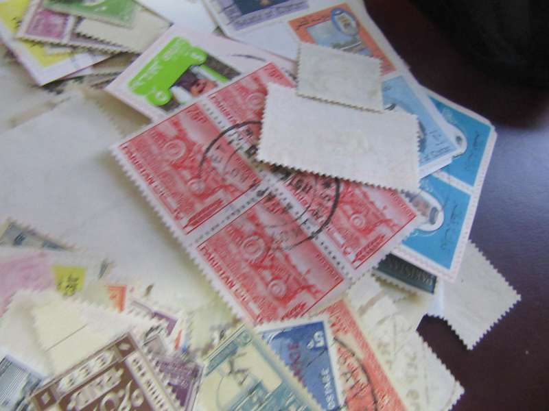 MIXED ENVELOPE- DAKAR, PALESTINE, PAKISTAN STAMPS - AS PER SCAN