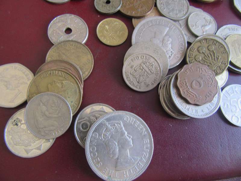 GOOD START FOR THE BEGINNER - 50 INTERNATIONAL COINS - AS PER SCAN - CO42